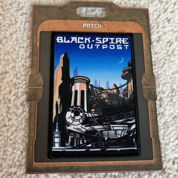 Star Wars Galaxy’s Edge Black Spire Outpost Patch - Picture 1 of 2